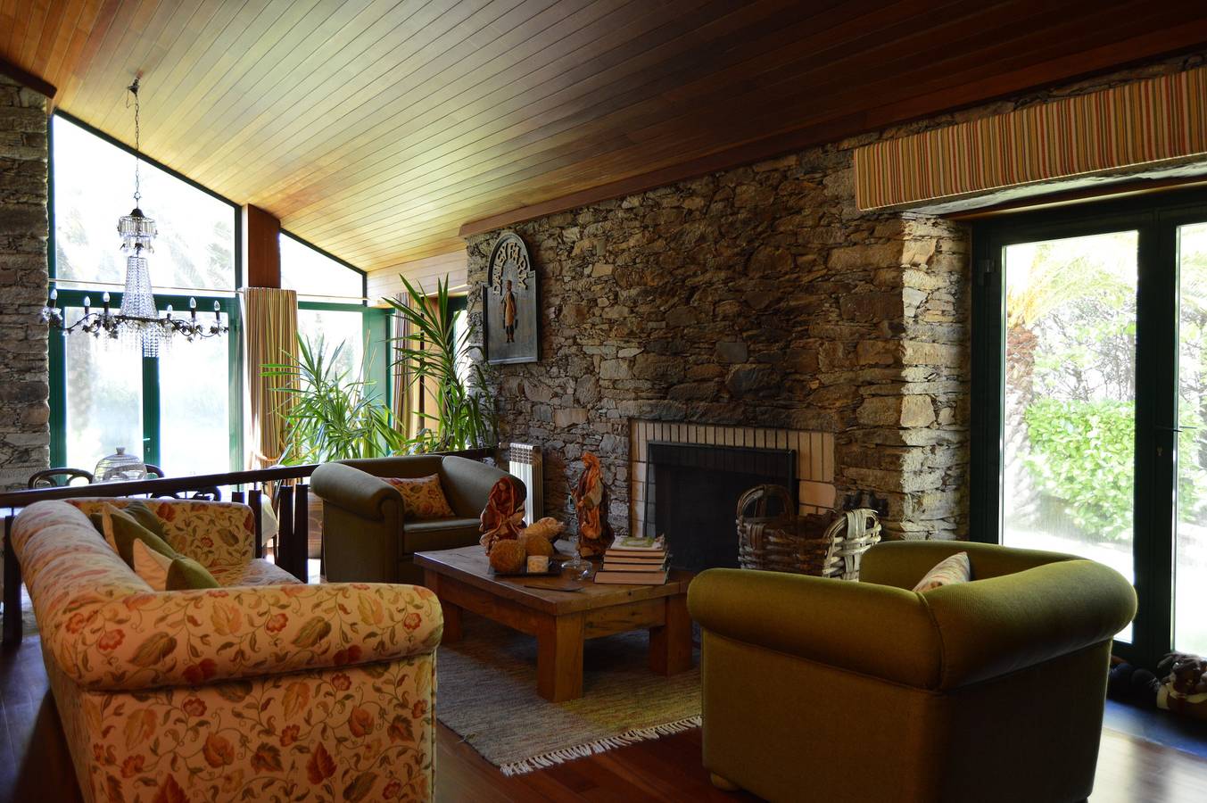 Landhuis 'Quinta Pé Franco' met Uitzicht op de Bergen, Wi-Fi en Airconditioning in Serra do Marão, Louredo e Fornelos