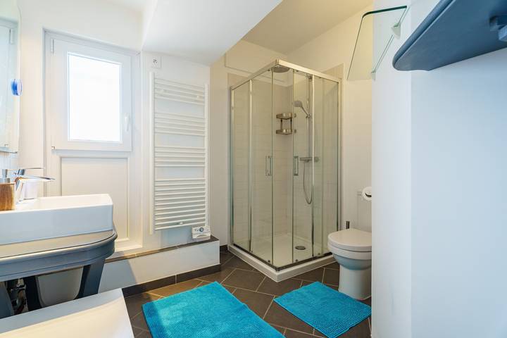 Guest Room “Chambre Louise” with Shared Pool in Plobsheim, Strasbourg Området