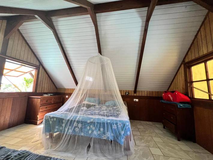 Gîte pour 3 personnes, avec piscine ainsi que terrasse et jardin dans Uturoa - 3