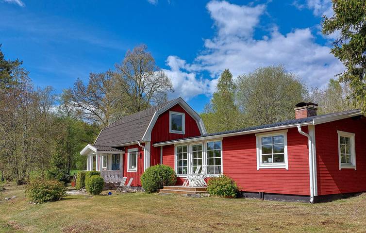 Ferienhaus für 5 Personen, mit Seeblick und Terrasse sowie Garten und Ausblick, mit Haustier in Halland - 2