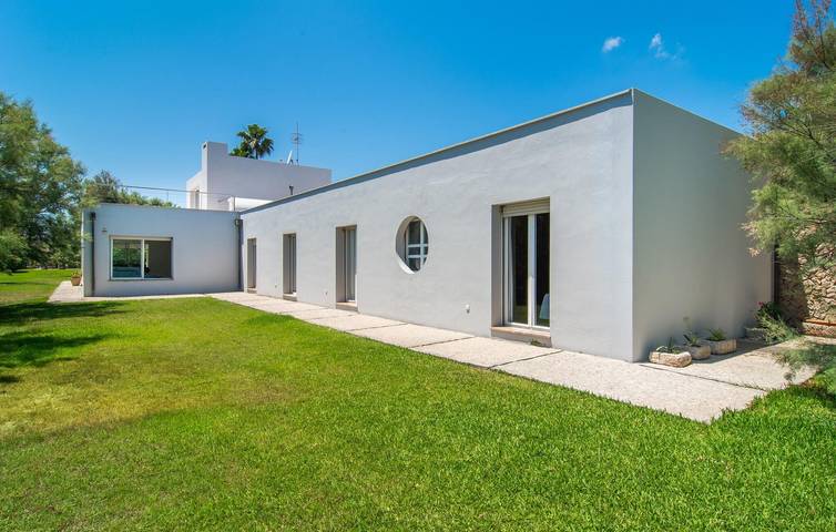 Apartment mit Meerblick, Terrasse und Pool, 100 m vom Strand Sa Marjal entfernt in Costa dels Pins, Son Servera