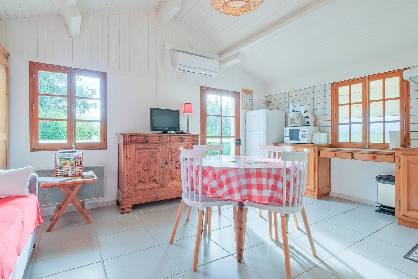 Vakantiehuis 'Gîte Le Moutat-Le Châlet' met privé terras, wifi en airconditioning, foto 8