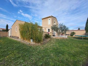 Gîte pour 7 personnes, avec piscine et jardin à Modène
