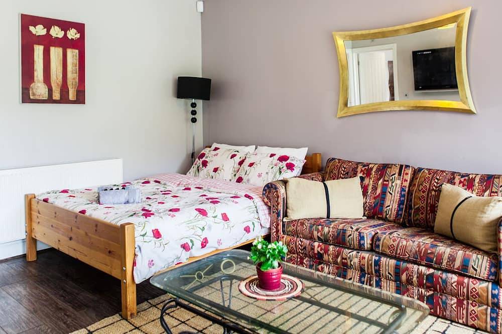 Entire apartment, Spacious and beautifully presented apartment, close to heath and lake in Dartford, Kent