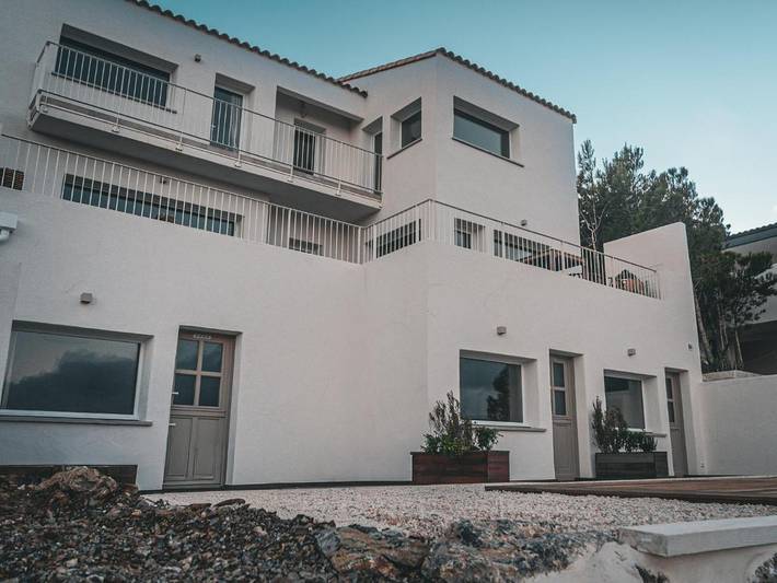 Maison d’hôte pour 2 personnes, avec piscine et jardin ainsi que balcon et vue à Treilles