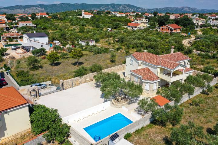 Ferienhaus für 9 Personen, mit Ausblick und Pool sowie Garten in Drage - 3