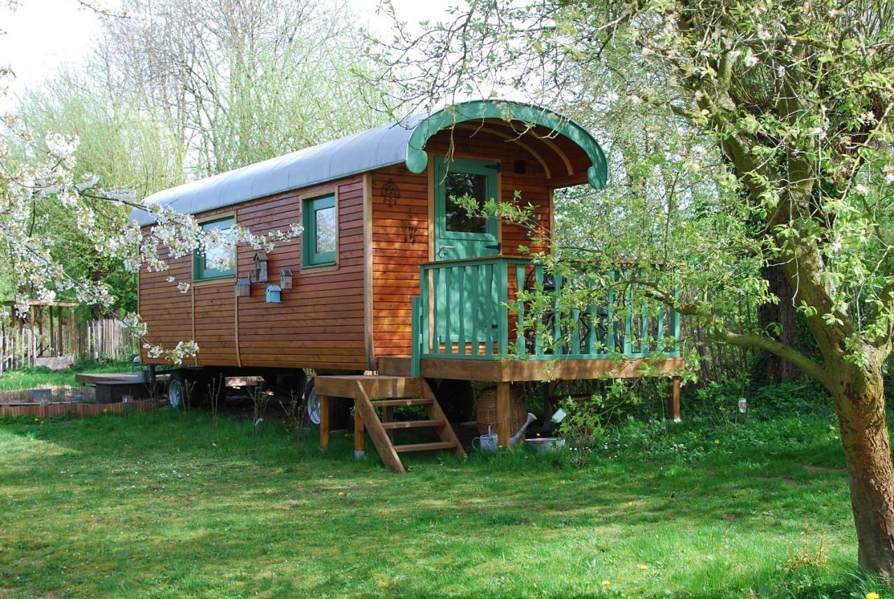 Roulotte Ravel-Emoi Chambre Insolite de Charme in Ramillies, Province du Brabant wallon