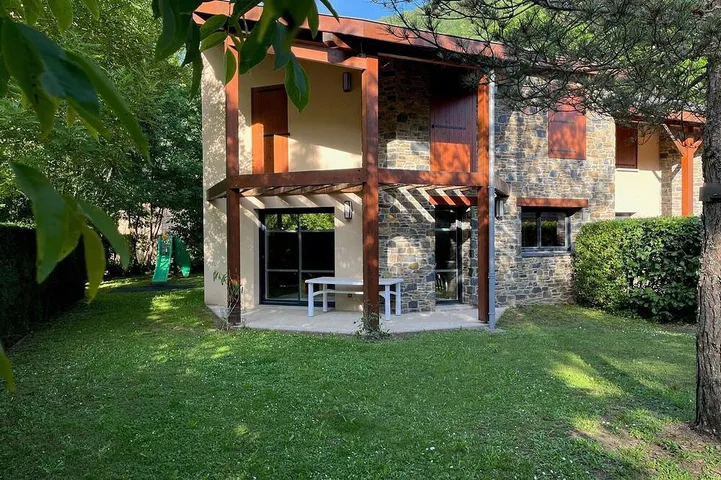 Ferienhaus für 6 Personen, mit Garten und Pool - 1