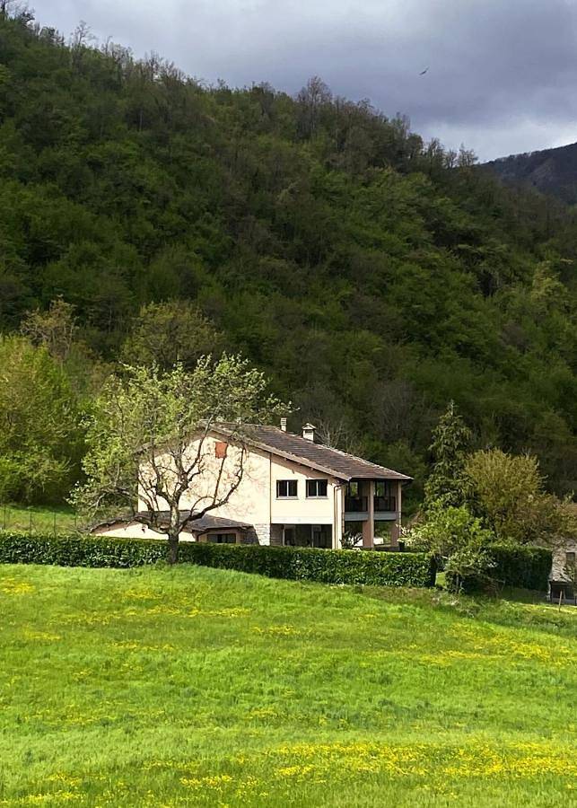Casa vacanza per 5 persone, con giardino e panorama in Bobbio