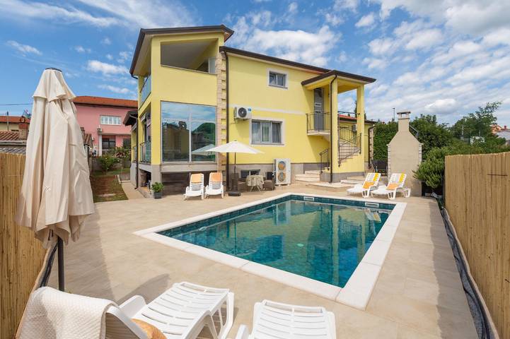 Ferienhaus für 6 Personen, mit Garten und Balkon in Kastelir - 2