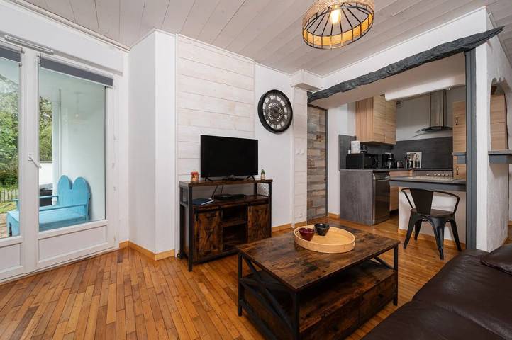 Gîte pour 2 personnes, avec jardin ainsi que jacuzzi et terrasse, animaux acceptés à Meslan - 4