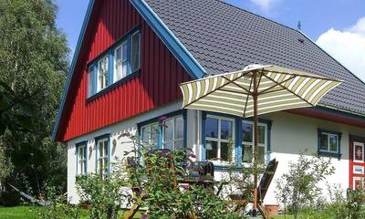 Ferienhaus für 6 Personen, mit Garten und Ausblick in Wieck am Darß