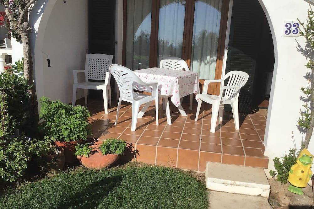 Entire apartment, Apartment with Pool and Gardens in Arenal d'en Castell, Es Mercadal