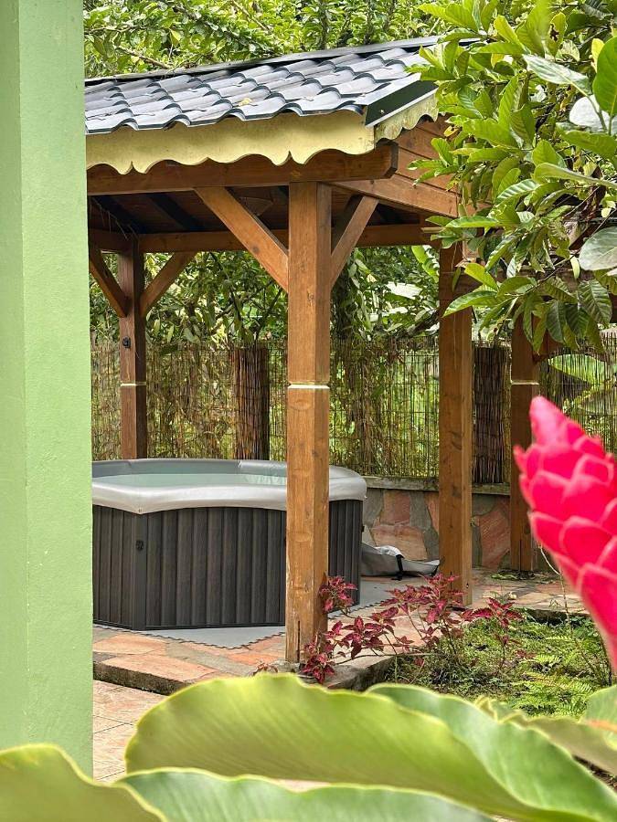 Location de vacances pour 2 personnes, avec jacuzzi et jardin à Capesterre-Belle-Eau - 3