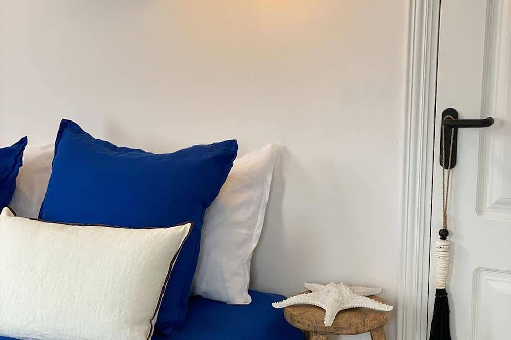 Entire apartment, On the beach, apartment with sea view, air conditioning and wifi in Cala Vedella, Sant Josep de sa Talaia