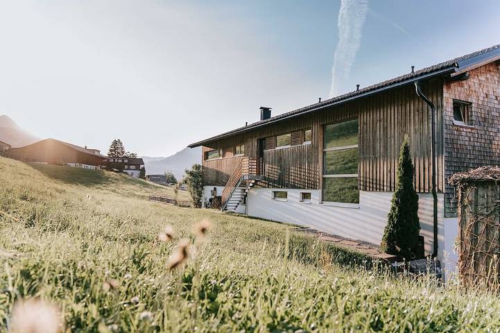 Ferienwohnung für 10 Personen, mit Garten und Balkon in Hittisau