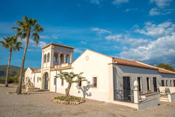 Casa rural para 3 personas, con piscina además de jacuzzi y jardín en Valle de Lecrín - 3