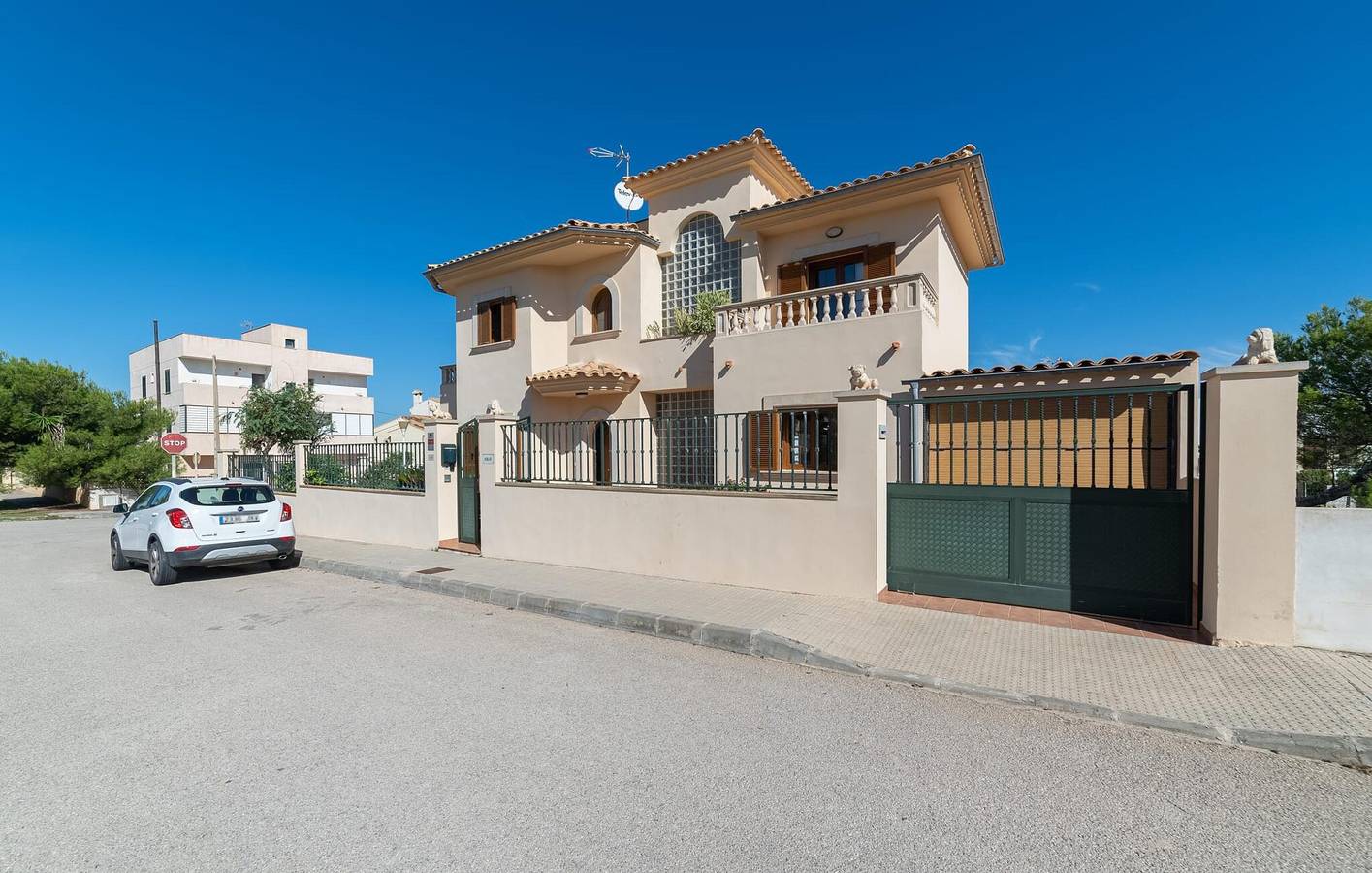Appartement avec vue sur la mer et terrasse à 500m de Playa Son Real in Playa Son Serra de Marina, Santa Margalida