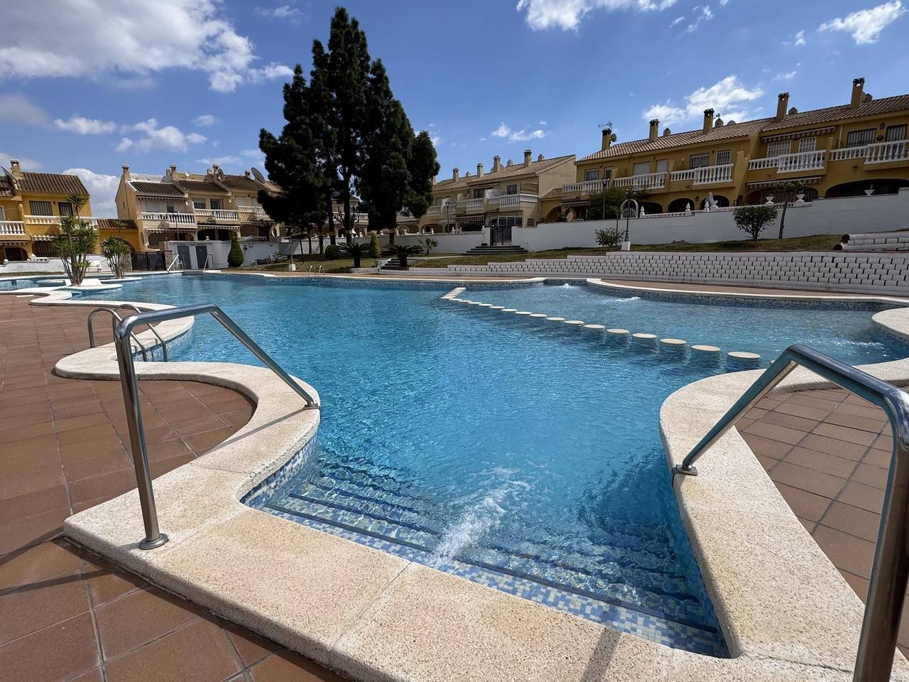 Bungalow moderne pour 4 dans une résidence privée avec piscine in El Campello, Costa Blanca