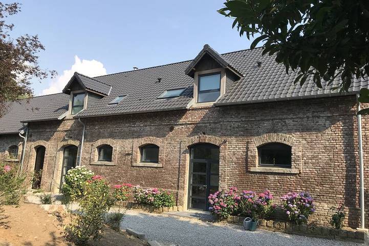 Location de vacances pour 15 personnes, avec Jacuzzi et Terrasse ainsi que Jardin et Sauna à Pihen-lès-Guînes