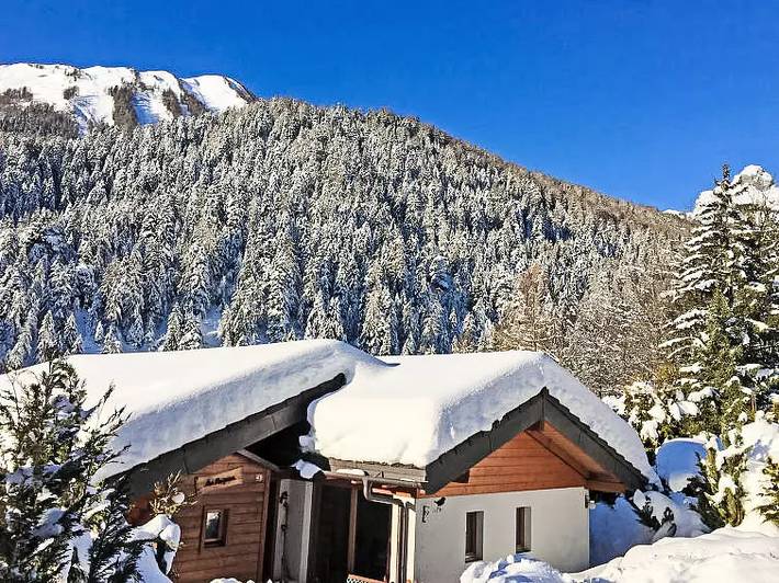 Ferienhaus für 8 Personen, mit Balkon und Terrasse in Ovronnaz