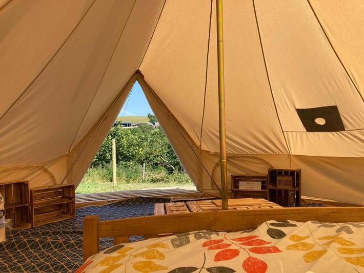 Glamping for 6 people, with garden and view as well as terrace in Peak District