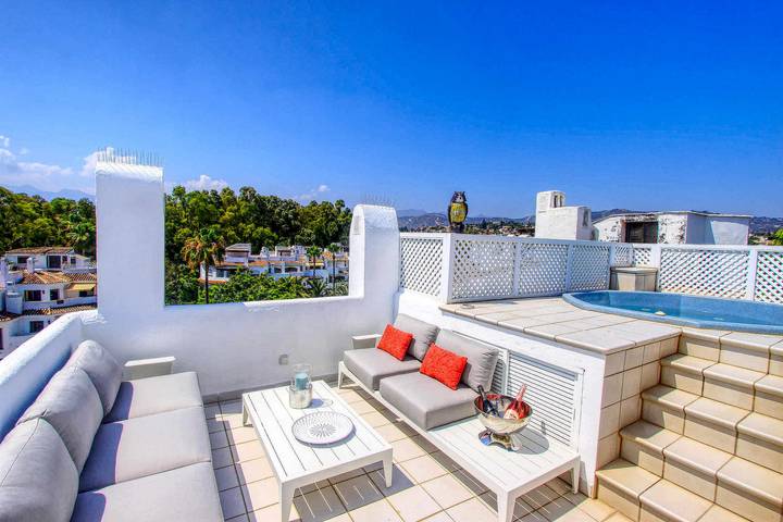 Vakantieappartement voor 12 personen, with Balkon and Whirlpool as well as Kinderzwembad in Elviria