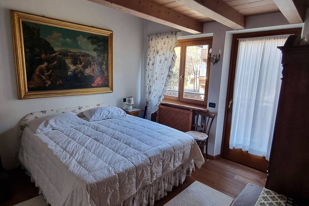 Entire apartment, Spacious penthouse at d'Ampezzo Cortina, the pearl of the Dolomites in Cortina d'Ampezzo, Dolomiti Superski