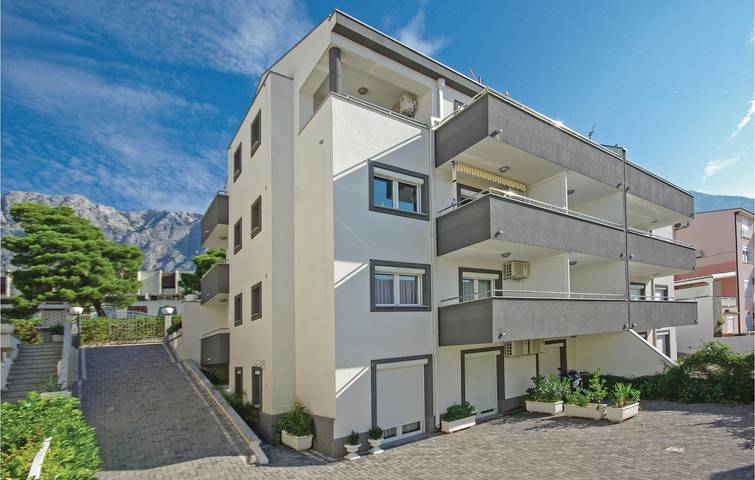 Ferienwohnung für 2 Personen, mit Terrasse in Makarska