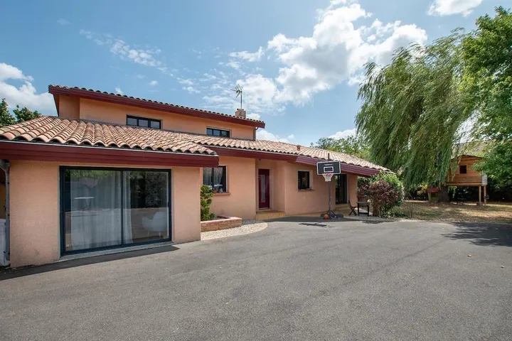Villa pour 12 personnes, avec piscine et terrasse, animaux acceptés - 1