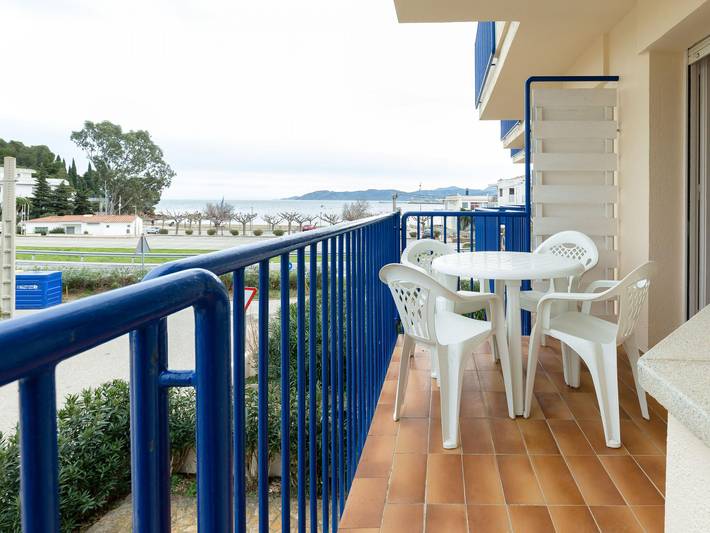 Ferienwohnung für 4 Personen, mit Terrasse in Platja Grifeu