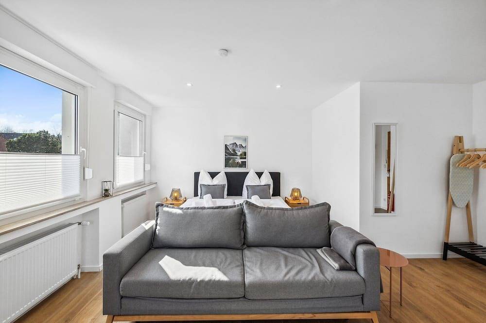 Appartamento intero, City-chalet-quiet-newly renovated-kitchen-bathroom with daylight- free parking in Weitmar, Bochum