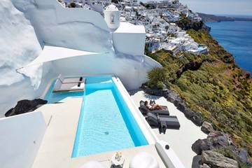 Villa for 4 Guests in Imerovigli, Santorini, Picture 2
