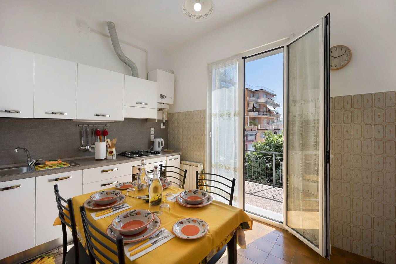 Appartement entier, Appartement pour animaux I Girasoli avec vue sur mer et Wi-Fi in Moglio, Alassio