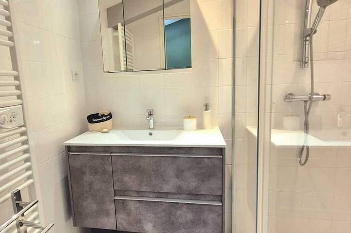 Gîte pour 4 personnes, avec jardin à Alleins - 4