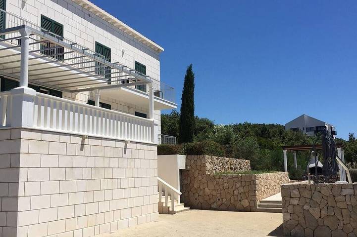 Agriturismo für 18 Personen, mit Pool und Garten in Dalmatien