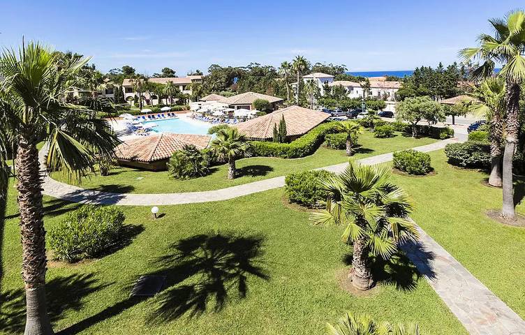 Gîte pour 4 personnes, avec piscine et balcon à Linguizzetta