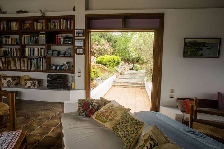Architect designed Cretan Sea Vista in Chania region