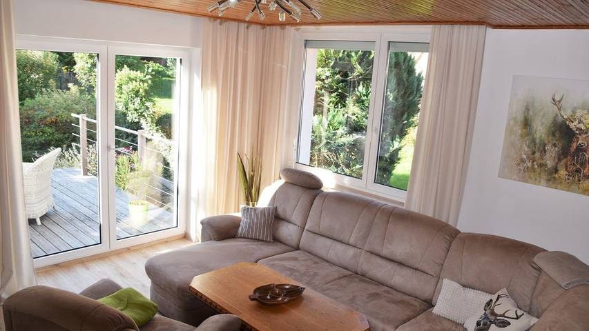 Ferienhaus für 6 Personen, mit Terrasse und Pool sowie Garten in Thüringen - 2