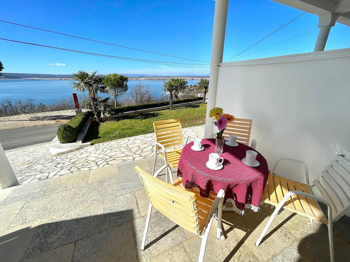 Appartamento vacanze a Kvarn a partire da 100€ a notte