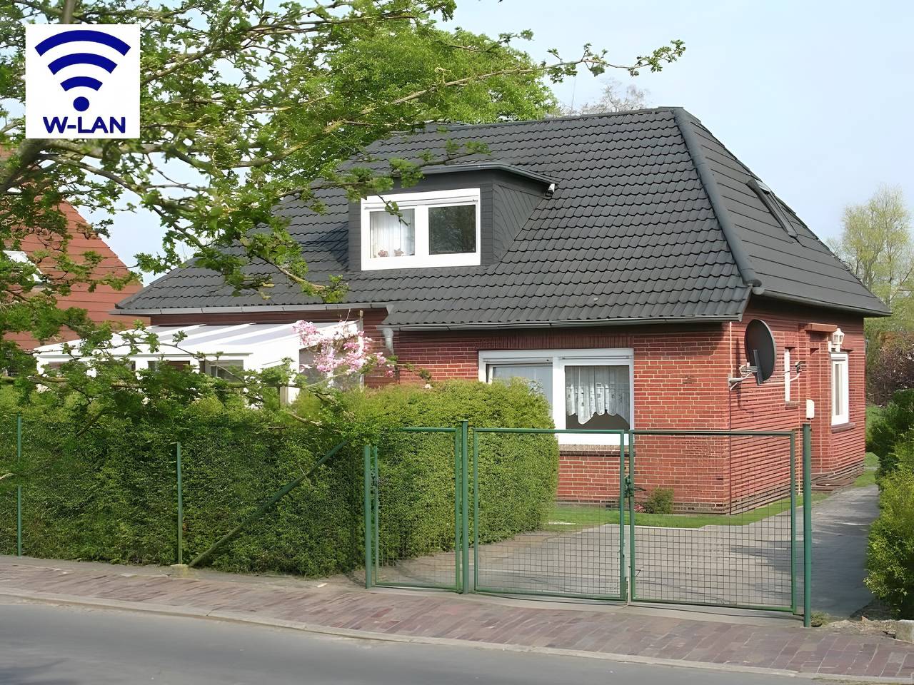 Ganze Wohnung, Ferienwohnung 'Sonnenschein' mit privatem Garten und Wi-Fi in Altfunnixsiel, Wittmund