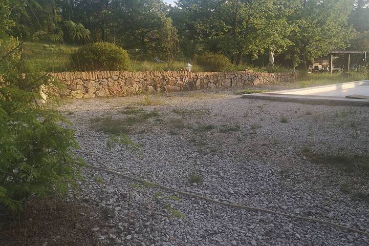 Location de vacances pour 2 personnes, avec terrasse et jardin, animaux acceptés à Trets - 4