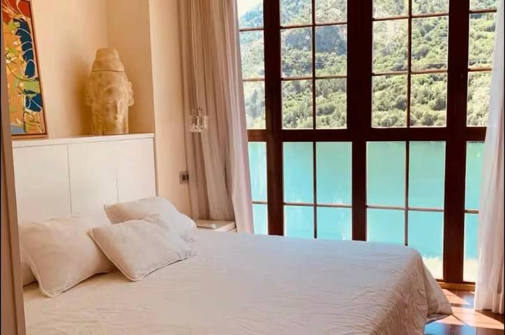 Gîte pour 7 personnes, avec terrasse ainsi que vue et vue sur le lac, animaux acceptés à Sallent de Gállego - 4