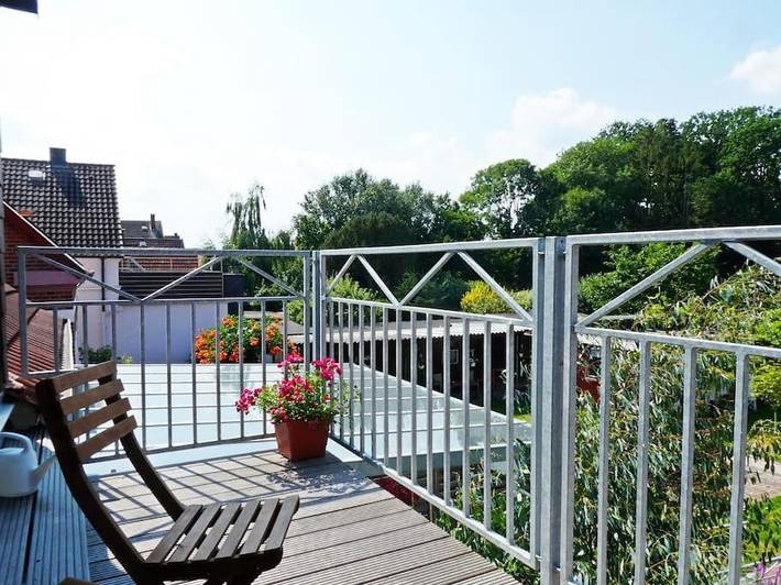 Ferienwohnung für 5 Personen, mit Balkon und Terrasse sowie Garten und Ausblick in Elsfleth