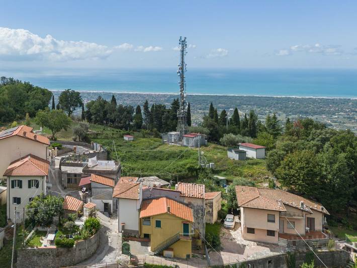Agriturismo per 4 persone, con Terrazza e Giardino a Pietrasanta