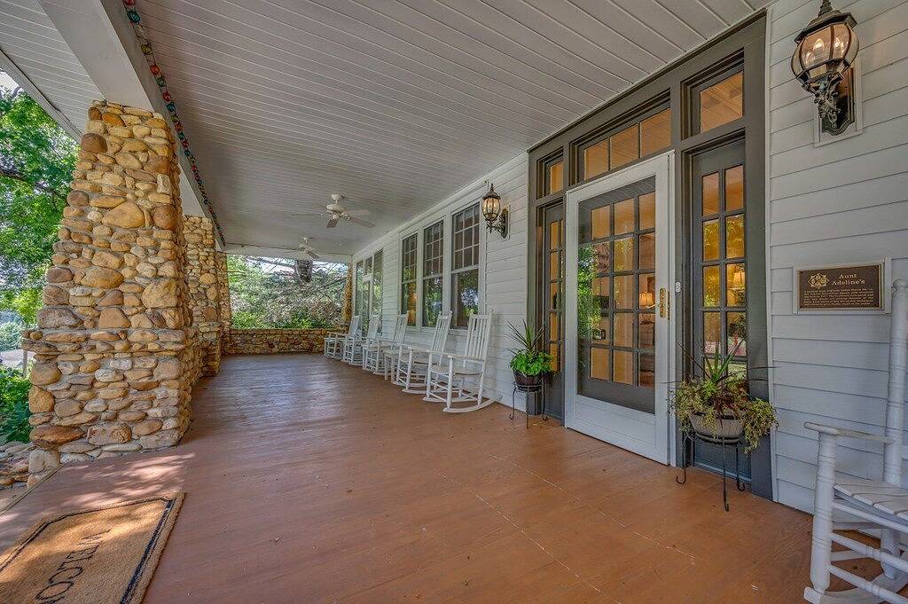 Bonnie Haven | Historic 10 Br Home in Downtown Hendersonville in Hendersonville, Henderson County (NC)