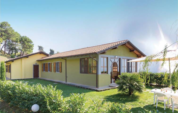 Kitchener's gemütliche 3-Schlafzimmer in Camaiore in Massarosa, Italienische Riviera