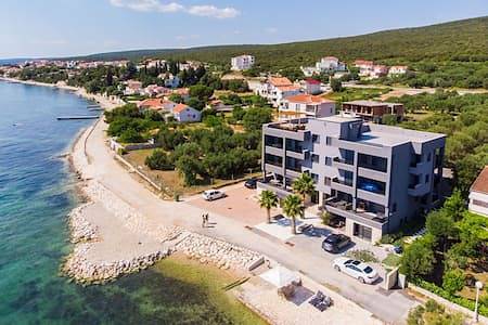 Ferienhaus für 20 Personen, mit Meerblick und Balkon sowie Ausblick, kinderfreundlich in Sveti Petar na Moru