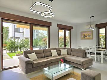 Villa für 8 Personen, mit Balkon und Garten in Albanien