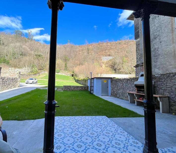 Casa rural para 24 personas, con terraza además de jardín y piscina, Se admiten mascotas en Las Encartaciones - 4